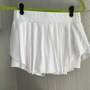 white tennis skirt 🤍